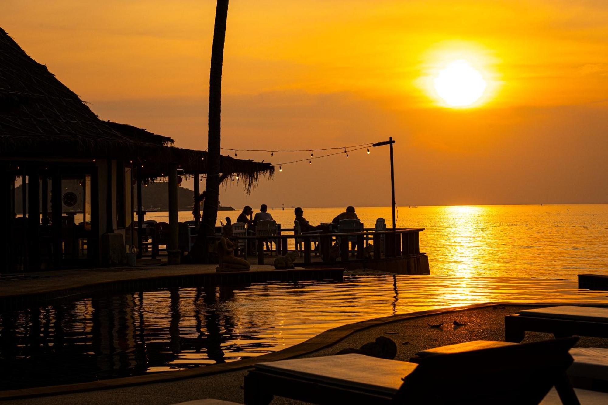 Lipa Lodge Beach Resort Lipa Noi Exterior foto